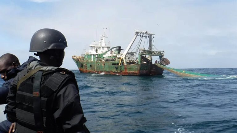 SOMALIA FIGHTS ILLEGAL FISHING – NEEDS HELP TO CONFRONT THE EU.