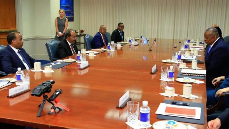 SOMALIA PRESIDENT MEETS US DEFENCE SECRETARY TO DISCUSS WAR ON AL SHABAAB.